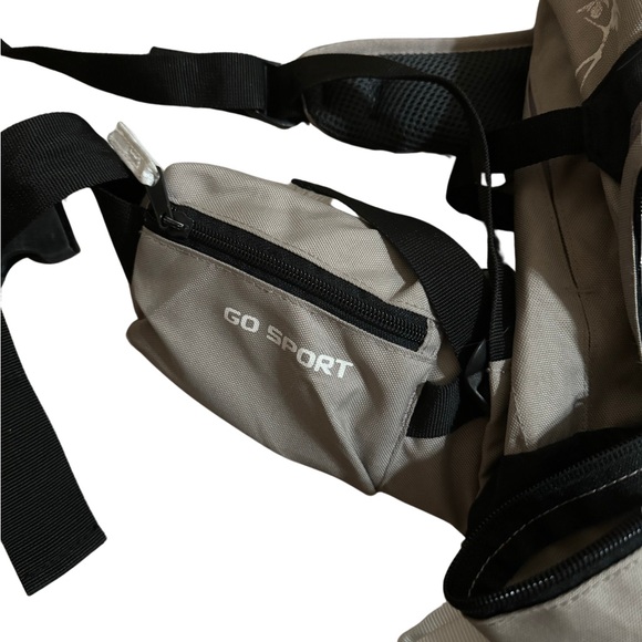 Go Sport | Andina 40 Liter Air System Trekking Hiking Waterproof Backpack - Picture 3 of 13